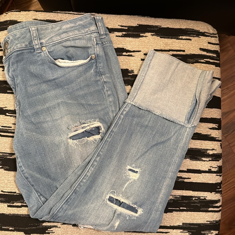 New York & Company Light Wash Cuffed Ankle Jeans Distressed - Picture 9 of 9